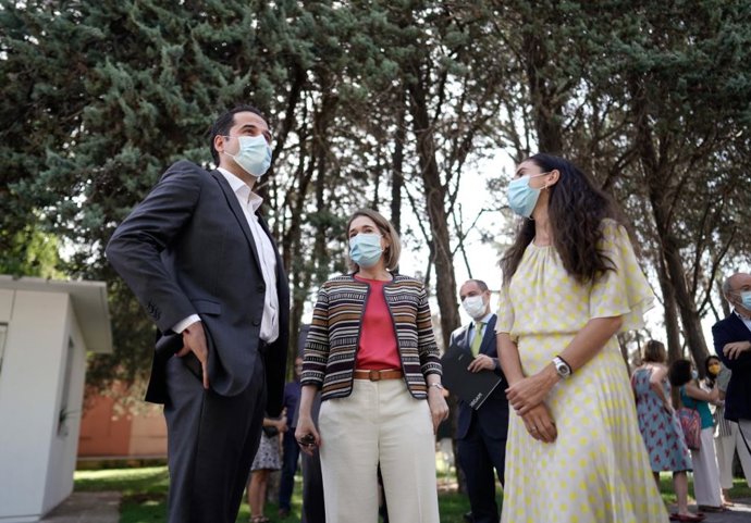 El vicepresidente regional, Ignacio Aguado, junto a la consejera de Cultura y Turismo, Marta Rivera de la Cruz.