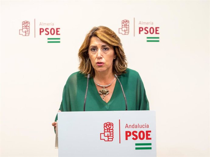 La secretaria general del PSOE-A, Susana Díaz, en rueda de prensa