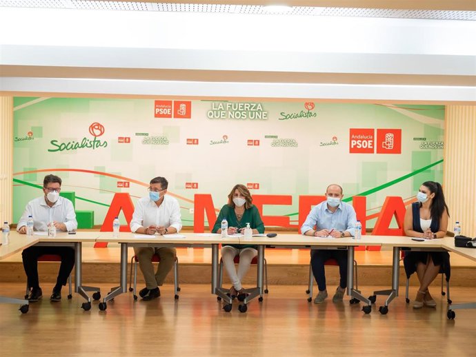 Susana Díaz durante la reunión en Almería