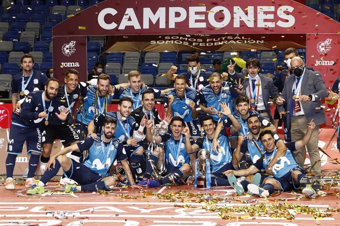 Los jugadores del Movistar Inter celebran la consecución del título de Primera División de la temporada 2019-2020