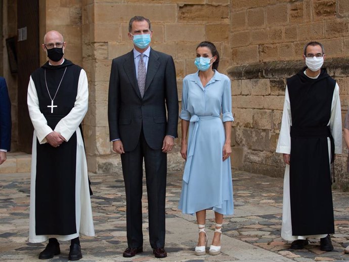 Los Reyes visitan el Monasterio de Poblet en Vimbodí (Tarragona)