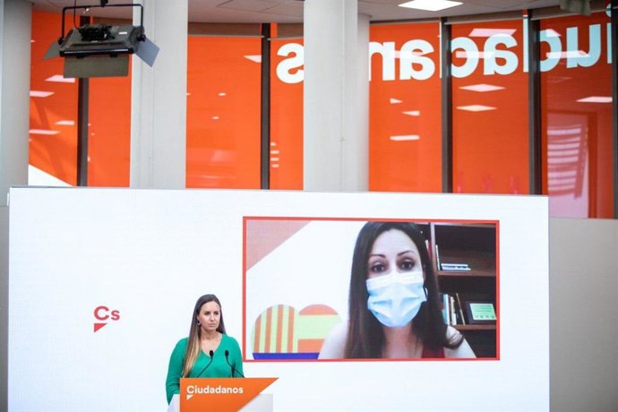 La portavoz de la Ejecutiva de Ciudadanos, Melisa Rodríguez, y la portavoz del partido en el Parlament de Cataluña, Lorena Roldán, en una rueda de prensa telemática en la sede de Cs en Madrid.