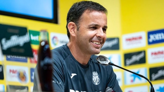 El entrenador del Villarreal, Javi Calleja, en rueda de prensa