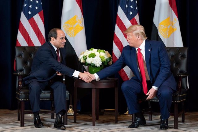Los presidentes de Egipto y EEUU, Abdelfatá al Sisi (i) y Donald Trump (d)