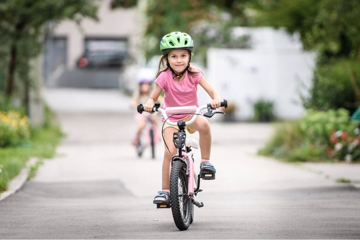 bicicleta propia: montar en bici, ¿a partir de edad?