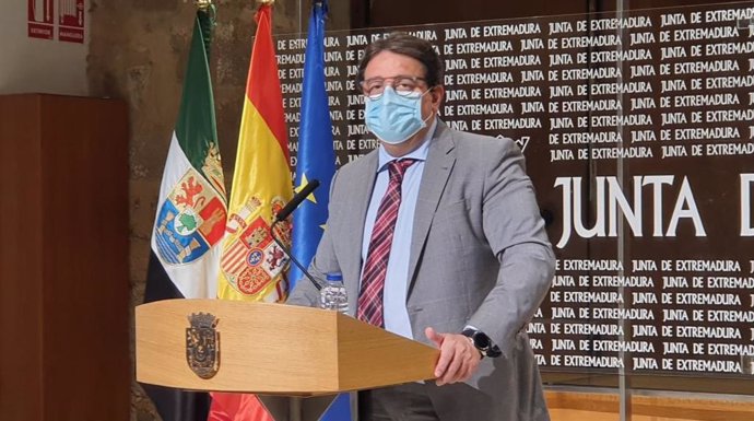 El vicepresidente segundo y consejero de Sanidad, José María Vergeles