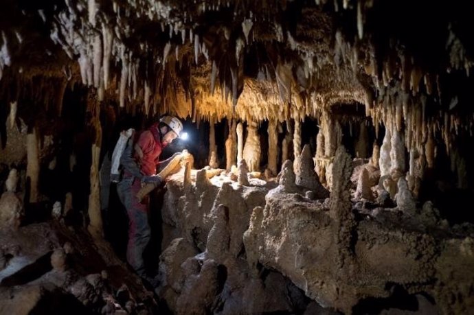 Estalagmitas refutan que neandertales sucumbieran a cambios de clima