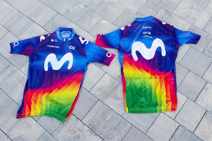 El maillot solidario del Movistar Team se usará en la Strade Bianche