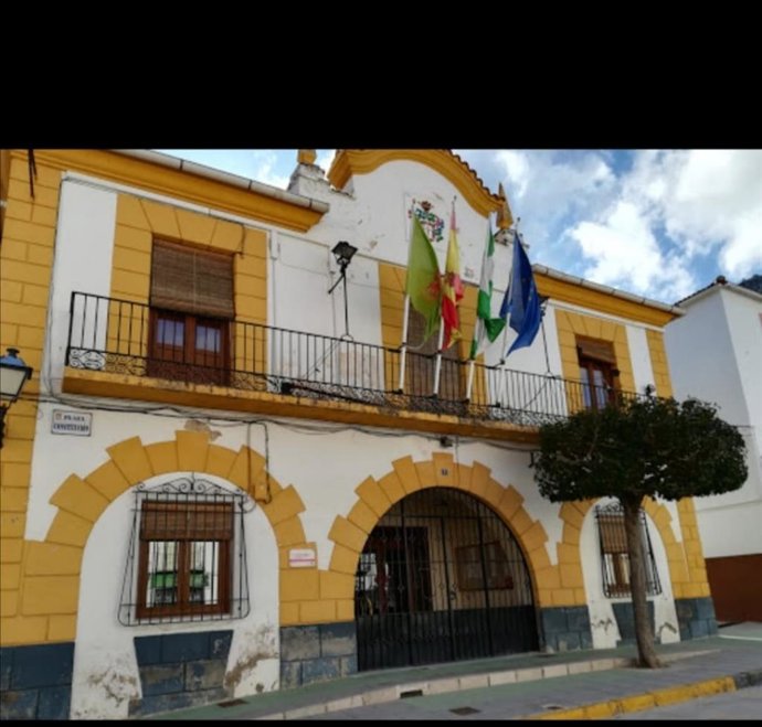 Vista del Ayuntamiento de Santiago-Pontones