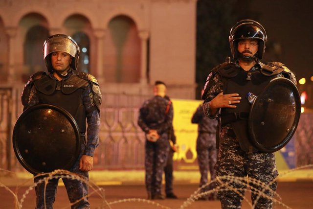Policías iraquíes desplegados en Bagdad