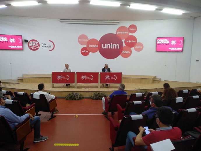 Ismael Sáez y  Pepe Álvarez en una reunión del Consejo Nacional de UGT PV