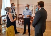 Franco y Reyero se reúnen para tratar los problemas que genera un "número muy limitado" de 'menas' del centro de Batán