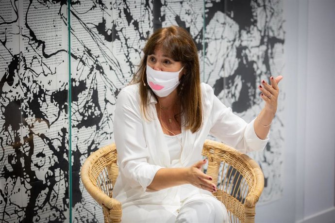 La portavoz parlamentaria de Junts per Catalunya, Laura Borrs, durante la presentación de su libro  'El poder transformador de la lectura' en Barcelona