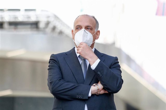 El presidente de LaLiga, Javier Tebas, en el acto de presentación del reinicio del fútbol profesional en la calle Preciados de Madrid