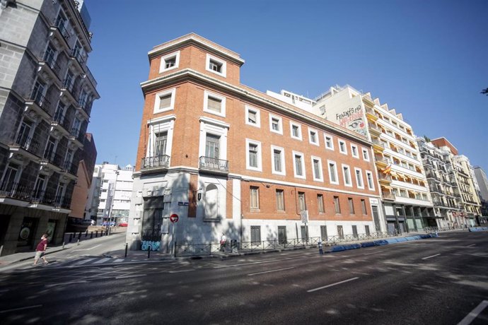 Fachada del edificio de Prado 30, antes okupado por La Ingobernable, después de que el alcalde de Madrid, José Luis Martínez-Almeida, haya anunciado que no acogerá finalmente el Museo Judío, en Madrid, (España), a 11 de julio de 2020.