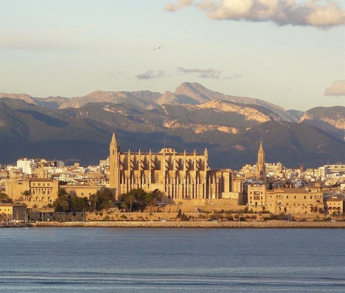 Paisaje de la ciudad de Palma, en la isla de Mallorca