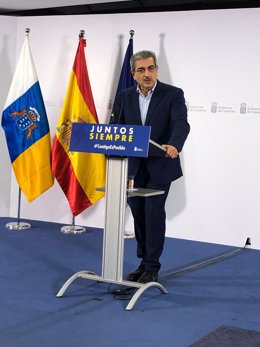 El vicepresidente y consejero de Hacienda, Presupuestos y Asuntos Europeos del Gobierno de Canarias, Román Rodríguez