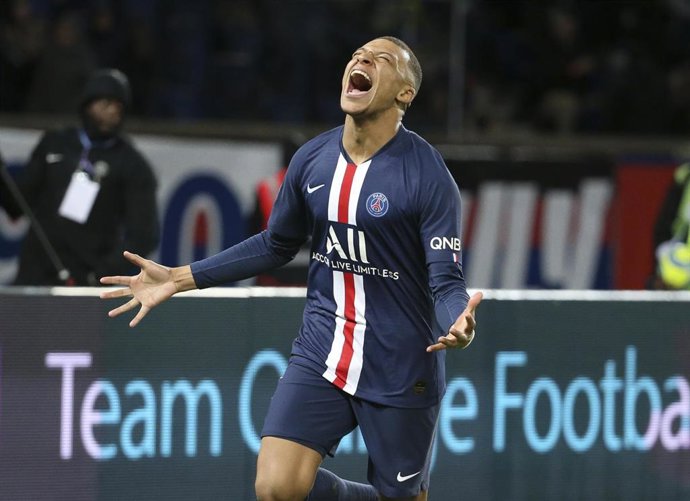 Kylian Mbappé celebra un gol con el PSG