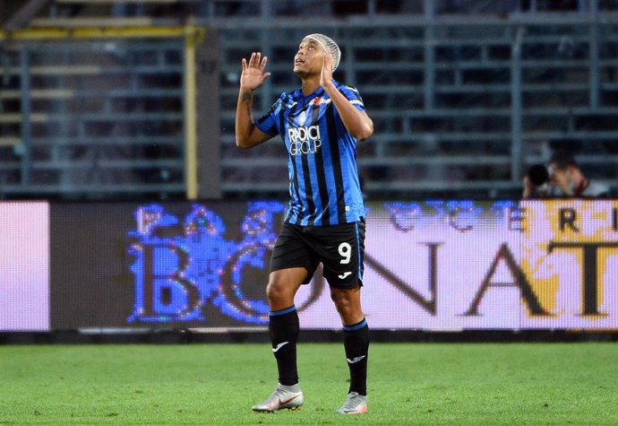 21 July 2020, Italy, Bergamo: Atalanta's Luis Fernando Muriel Fruto celebrates scoring his side's first goal during the Italian Serie A soccer match between Atalanta BC vs Bologna FC at Gewiss Stadium