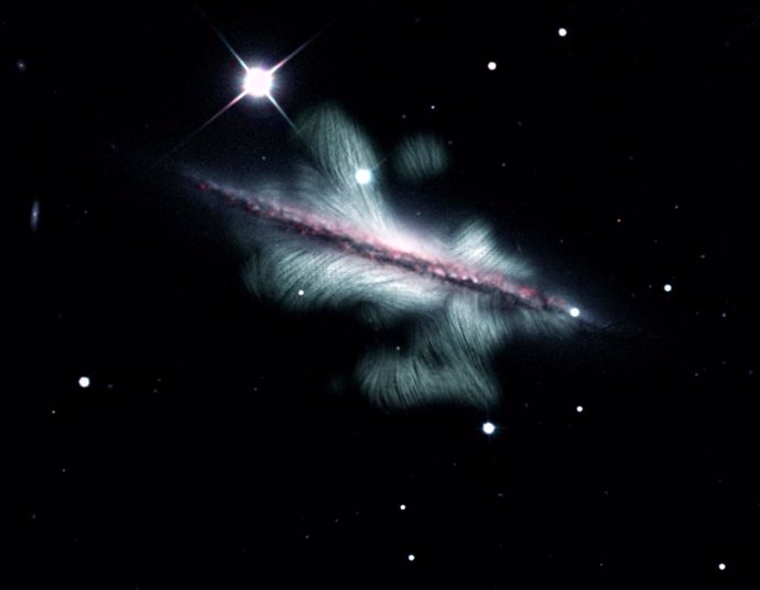 Inéditas estructuras de campo magnético halladas en una galaxia espiral