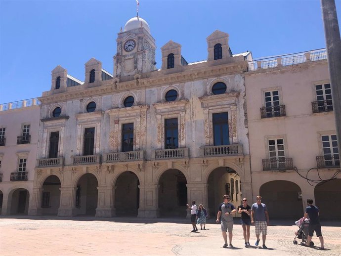 Fachada principal del Ayuntamiento de Almería