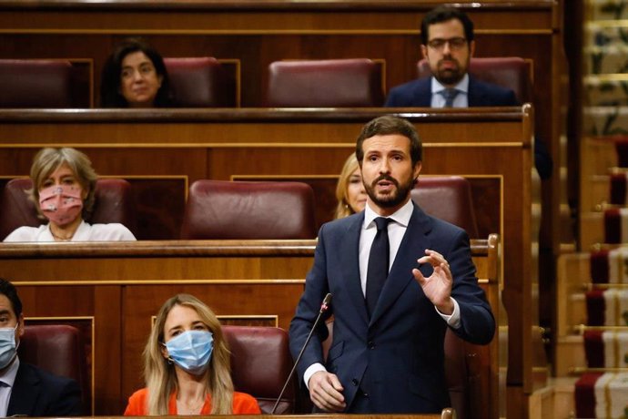 El líder del PP, Pablo Casado, interviene durante la primera sesión de control al Gobierno en el Congreso de los Diputados tras el estado de alarma, en Madrid (España), a 24 de junio de 2020. 