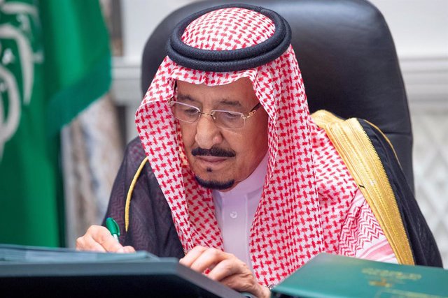 A.Saudí.- El rey Salman reaparece para dirigir una reunión de Gobierno desde el 