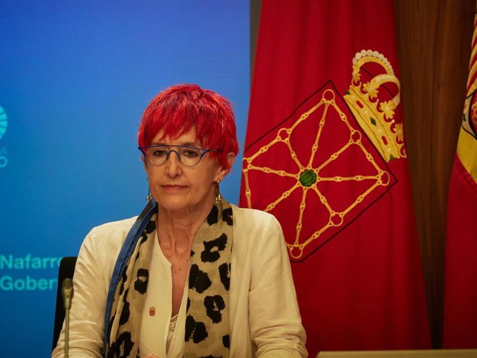 La consejera de Salud del Gobierno de Navarra, Santos Induráin, en rueda de prensa.