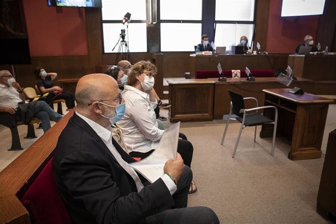 Juicio en el Tribunal Superior de Justicia de Catalunya (TSJC) a los exmiembros de la Mesa del Parlament Anna Simó (ERC), Ramona Barrufet, Lluís Corominas y Lluís Guinó (JxSí), y la exdiputada de la CUP Mireia Boya, en Barcelona el 21 de julio de 2020.