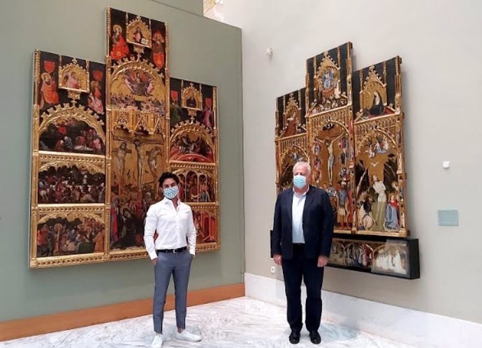 El catedrático Carlos Reyero (d) deja la dirección del Museo de Bellas Artes de Valncia por "motivos personales" y será Pablo González (i) quien asuma el cargo a partir del próximo mes de septiembre.