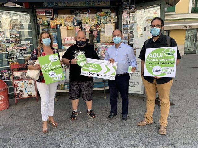 Presentación de la venta de billetes de Auvasa en los kioscos y estancos de Valladolid.