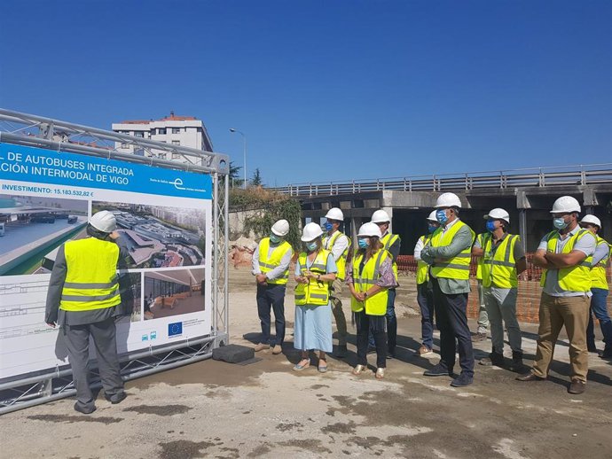 La conselleira de Infraestruturas e Mobilidade en funciones, Ethel Vázquez, visita las obras de la terminal de autobuses de la intermodal de Vigo