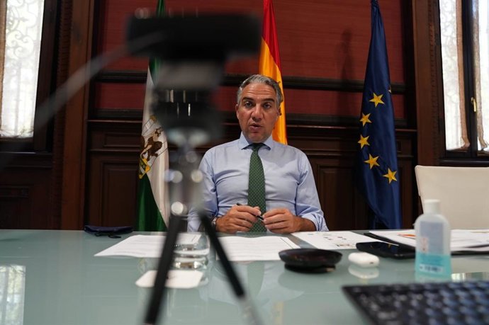 El consejero Elías Bendodo Foro en un foro virtual en Málaga