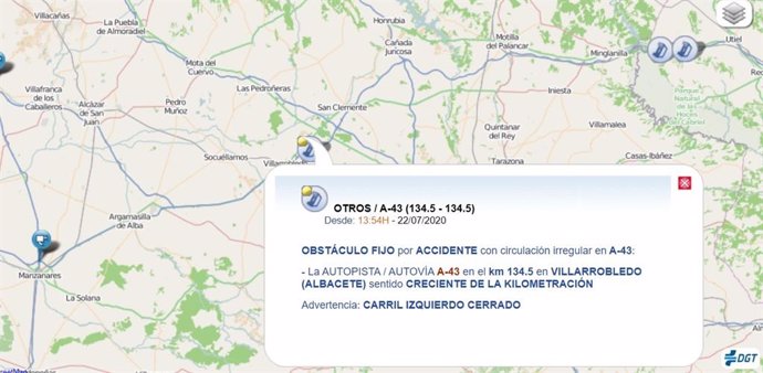 El vuelco de un camión que transportaba una piscina obliga a cortar la A-43 sentido Valencia en Villarrobledo