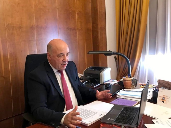 El presidente de la Diputación de Córdoba, Antonio Ruiz, preside el Pleno telemático correspondiente al mes de agosto