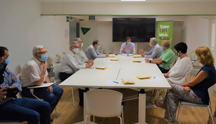 Visitaq del alcalde a la nueva sede de la AECC en Valladolid.