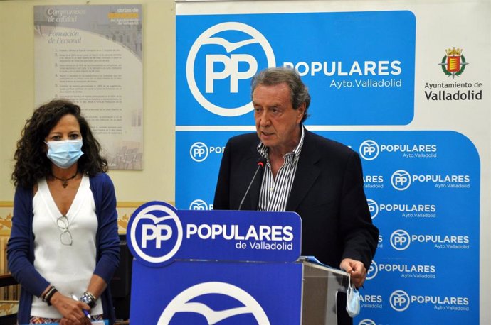Los concejales del PP en el Ayuntamiento de Valladolid María de Diego y José Antonio De Santiago-Juárez.