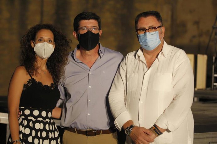La delegada de Turismo y Juventud, Rosa Carro, el l vicepresidente de la Junta de Andacluía, Juan Marín, y el delegado de Cultura, Enrique Pavón, inauguraron, entre otros, el ciclo.