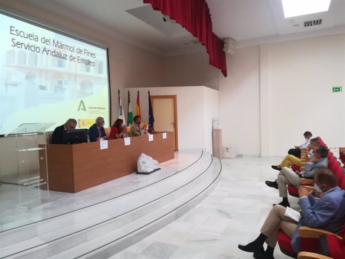 Reunión de la Escuela del Mármol de Fines (Almería)