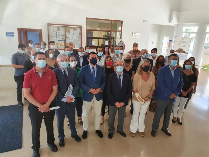 Responsables institucionales y empresariales asistentes a la presentación en la sede de CECO.