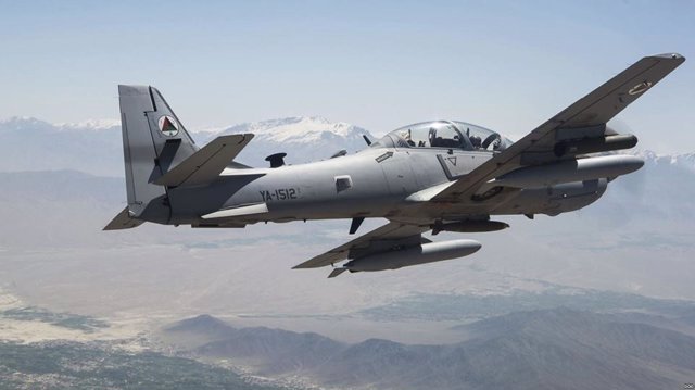 Un avión de combate de la Fuerza Aérea afgana
