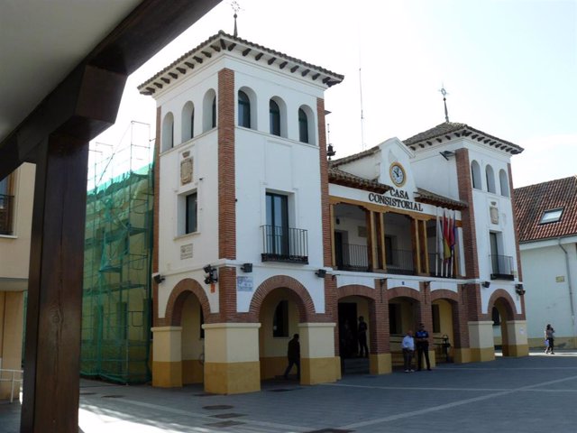 Imagen de recurso de la fachada del Ayuntamiento de Pinto