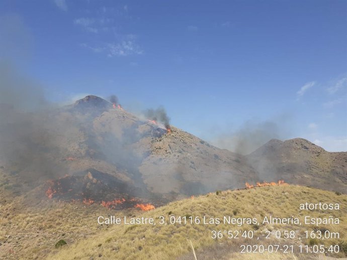 Incendio en Las Negras, en Níjar (Almería)