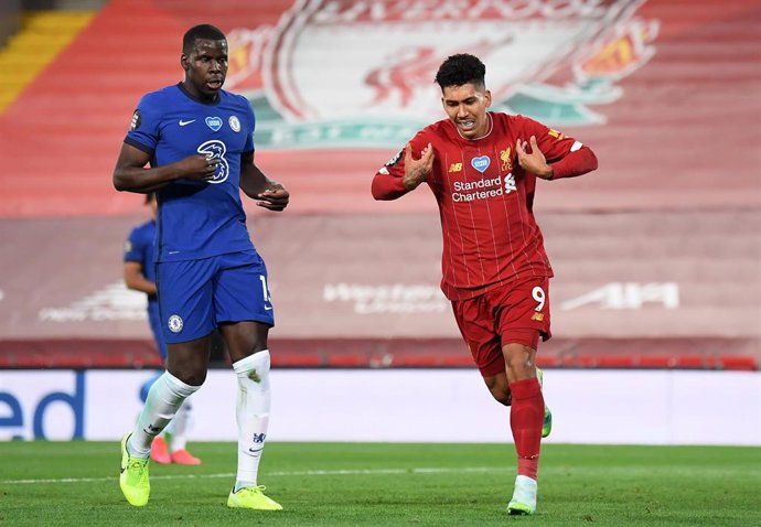 Firmino celebra un gol en el Liverpool - Chelsea