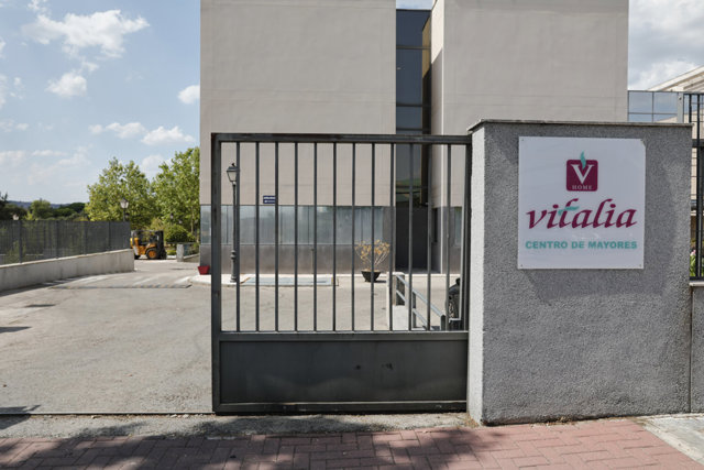 Fachada de la residencia de mayores Vitalia Home, en Las Rozas, Madrid (España)