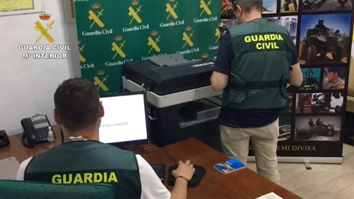 Agentes de la Guardia Civil desmantelan un entramado dedicado a falsificar diplomas de cursos de formación