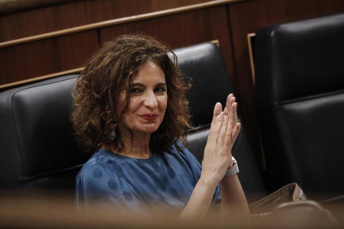 La ministra de Hacienda, María Jesús Montero, durante la penúltima sesión plenaria en el Congreso de los Diputados antes del paréntesis estival, en Madrid (España), a 22 de julio de 2020. El pleno, aborda, entre otros temas, las medidas de emergencia de