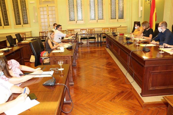 Sesión de la Comisión de Hacienda y Presupuestos en el Parlament.