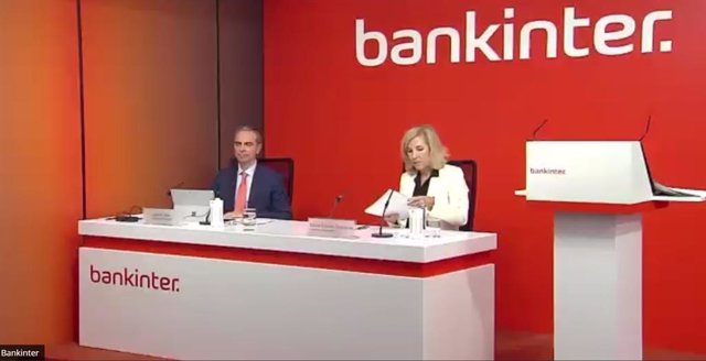Director financiero de Bankinter, Jacobo Díaz, y CEO del banco, María Dolores Dancausa, en la presentación de resultados correspondiente al segundo trimestre de 2020.