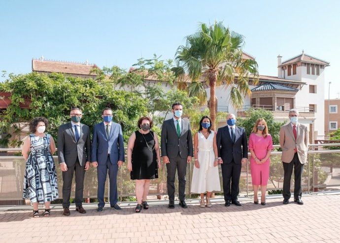 Miembros de la Mesa del Parlamento en Almería